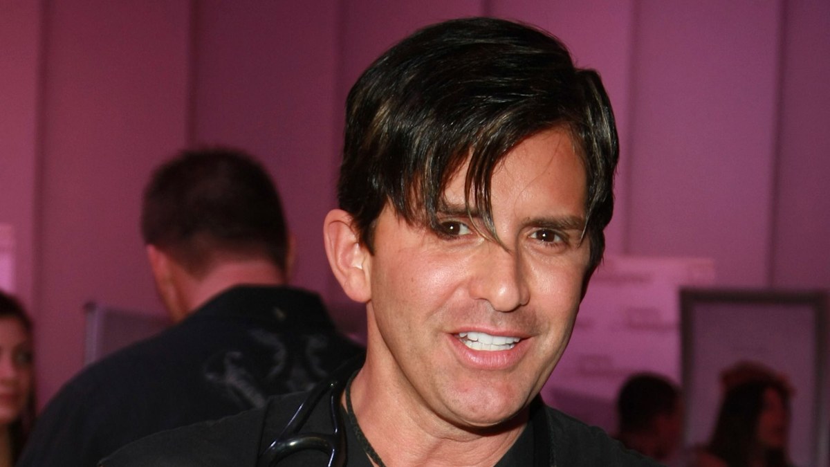 Robert Rey: Dr. 90210's Stunning Transformation Revealed!